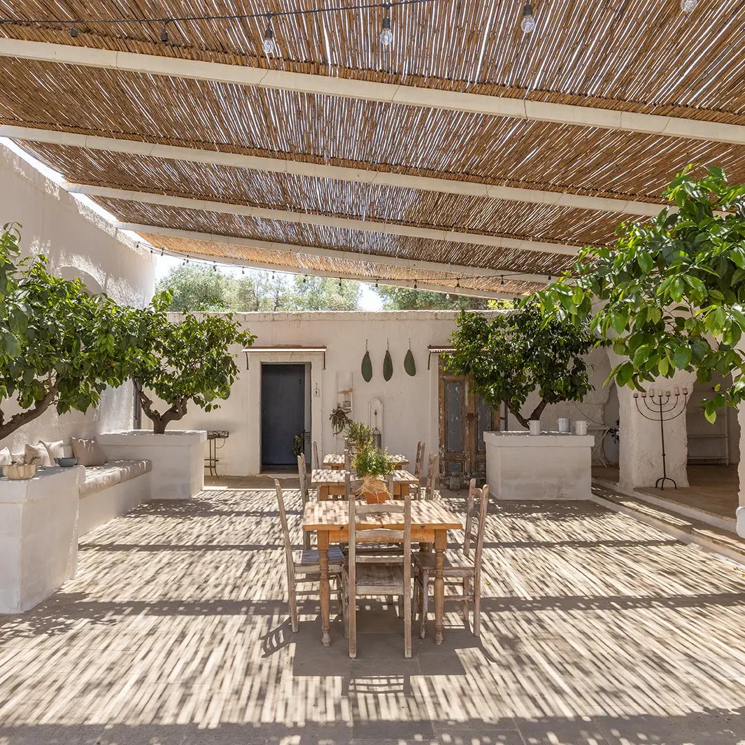 corte-piccola-03-mobile-masseria-eccellenza-fasano-puglia